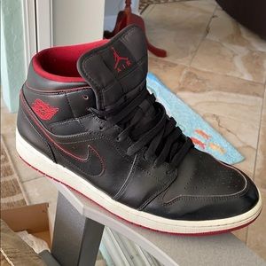 Air Jordan 1 Mid
